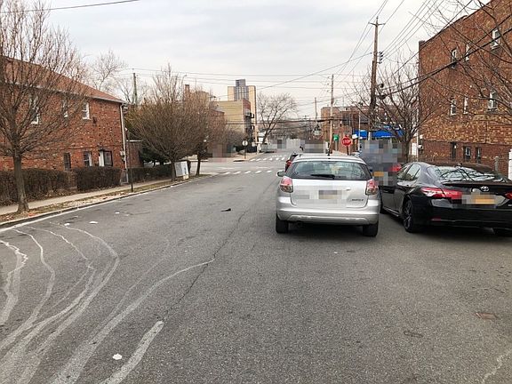4th image of 3044 Radcliff Ave