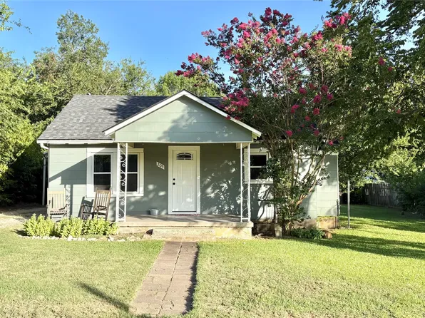 205 W Howell St, Saint Jo, TX 76265
