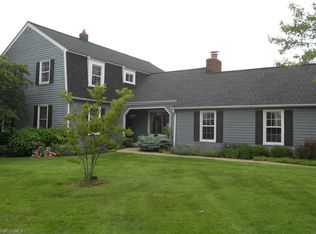 9470 Stafford Rd, Chagrin Falls, OH 44023