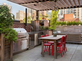 304 E 82nd St, New York, NY 10028