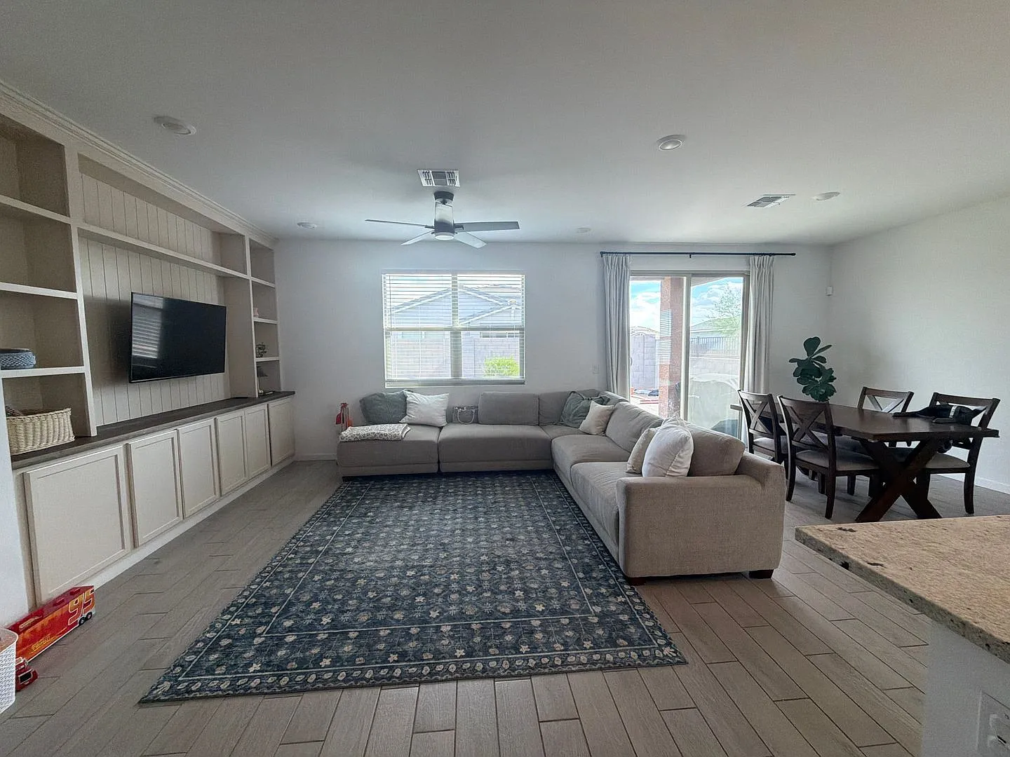 3 bed, 2.0 bath, 1526 sqft, $2,200 — Photo 3