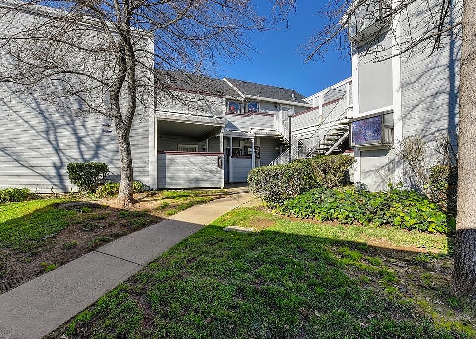 1st image of 7401 Auburn Oaks Ct APT D