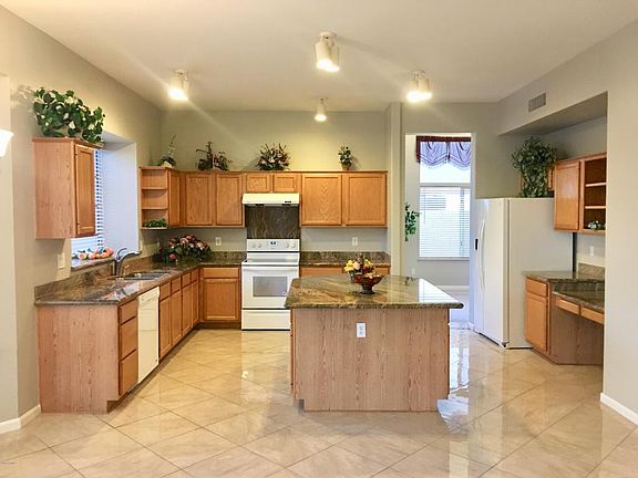 3rd image of 3150 E Wildwood Dr