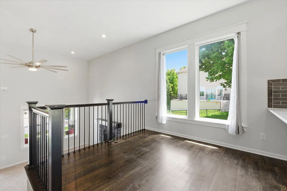 4 bed, 3.0 bath, 1935 sqft, $2,800 — Photo 3