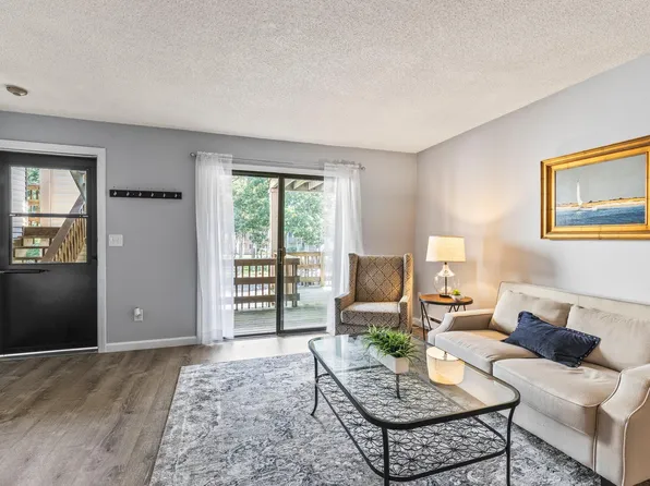 800 Bearse's Way #6EG, Hyannis, MA 02601