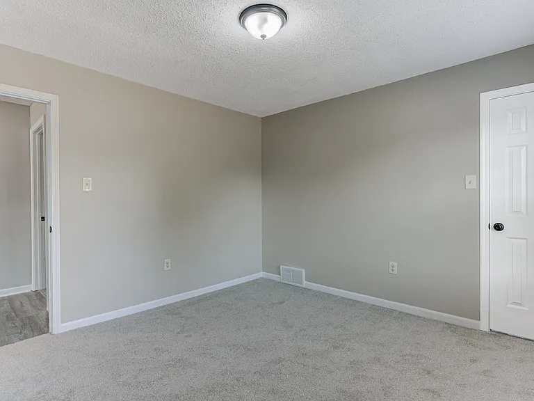 7801 Autumn Creek Dr — Photo 19