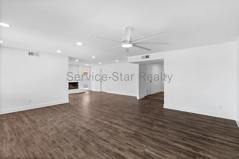 3 bed, 2.0 bath, 1620 sqft, $2,949 — Photo 4