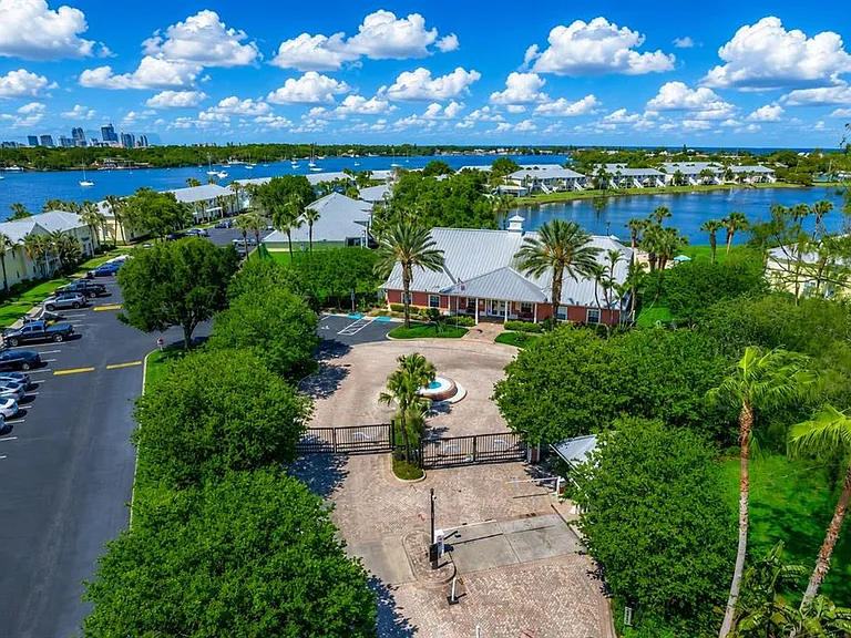 3889 Pompano Dr SE #C — Photo 62