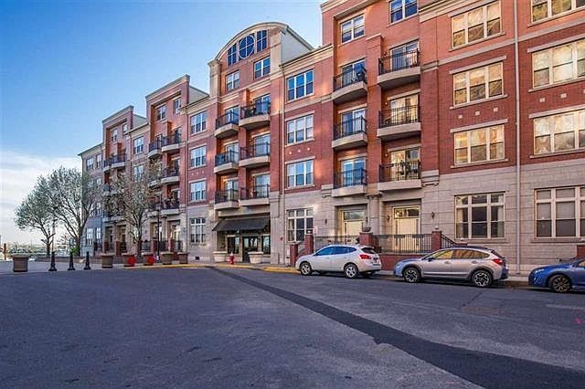 1st image of 15 Warren St #438