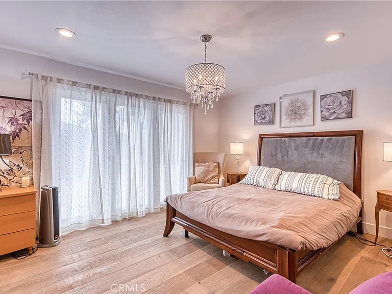 1800 Irvine Ave — Photo 12