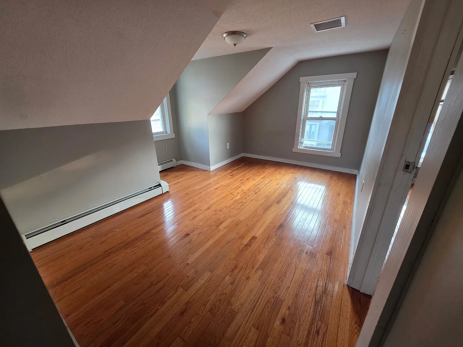 2 bed, 1000 sqft, $1,650 — Photo 1