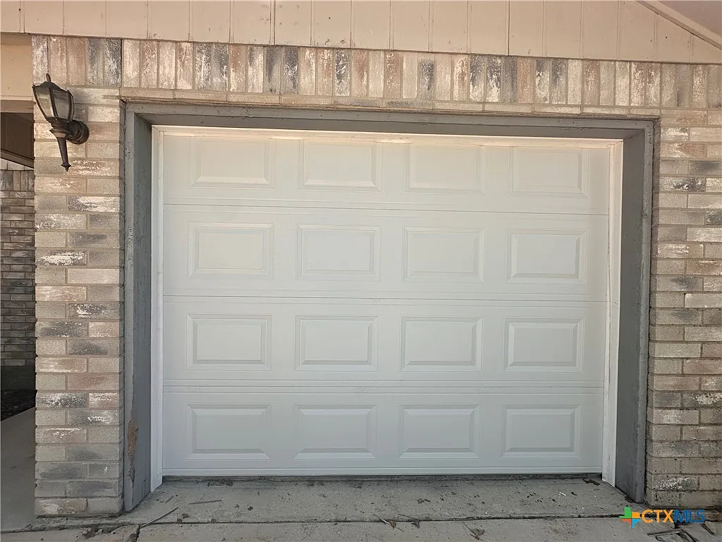 3 bed, 2.0 bath, 1090 sqft, $1,675 — Photo 3