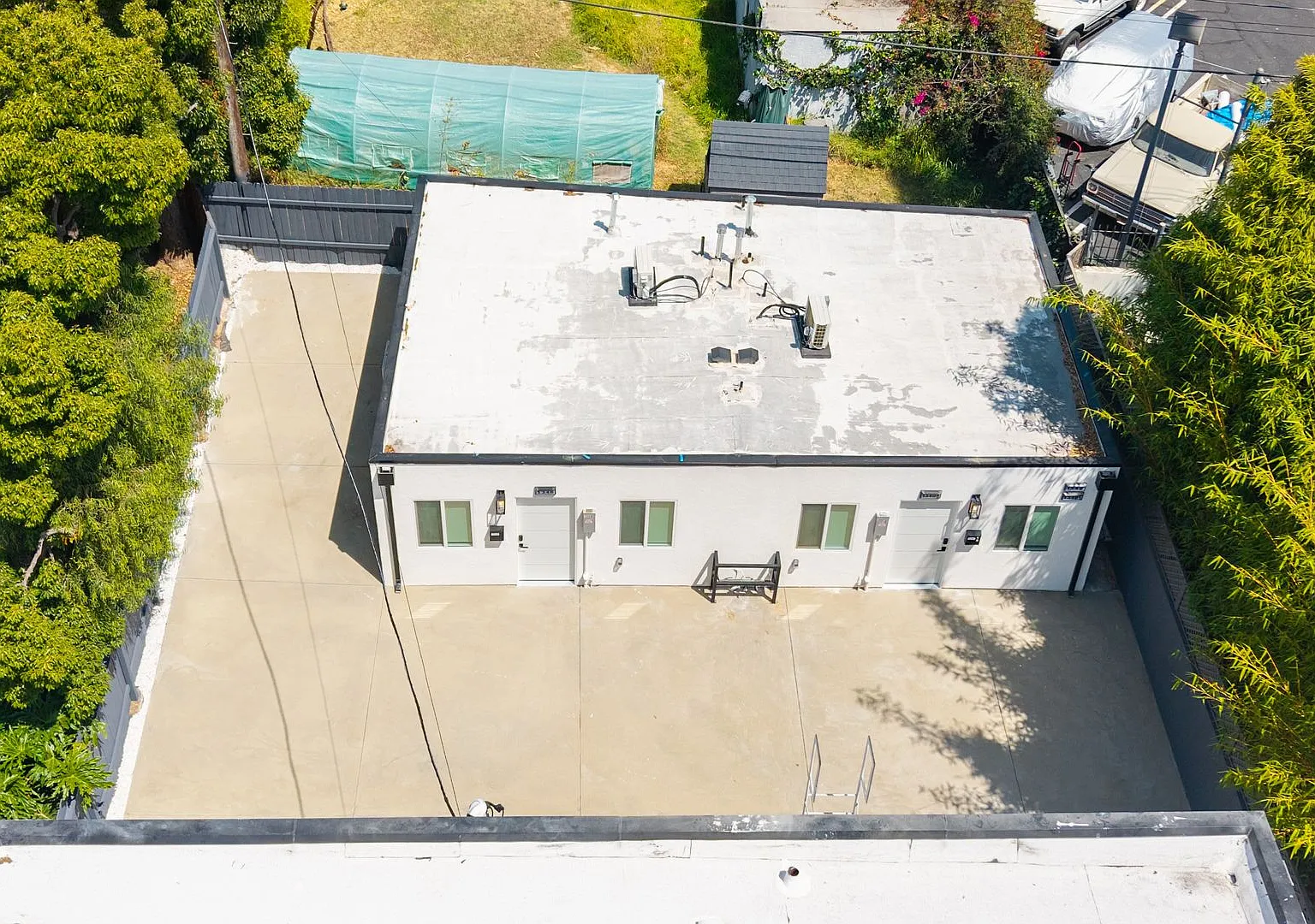 Beautifully Renovated Boutique Property in Prime Mid-City Los Angeles — Photo 3