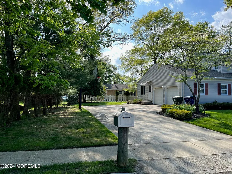 106 Pear St — Photo 3