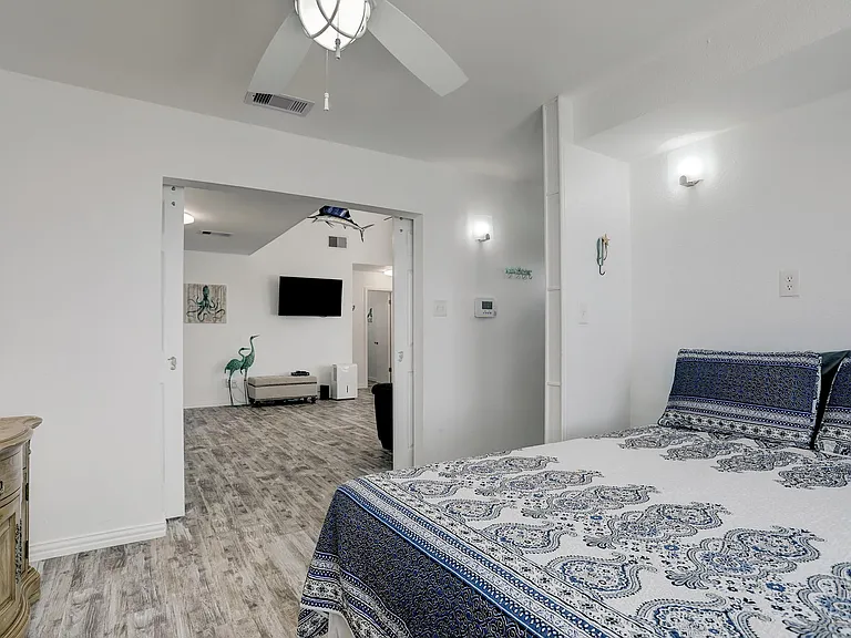 4214 Nueces Dr — Photo 17