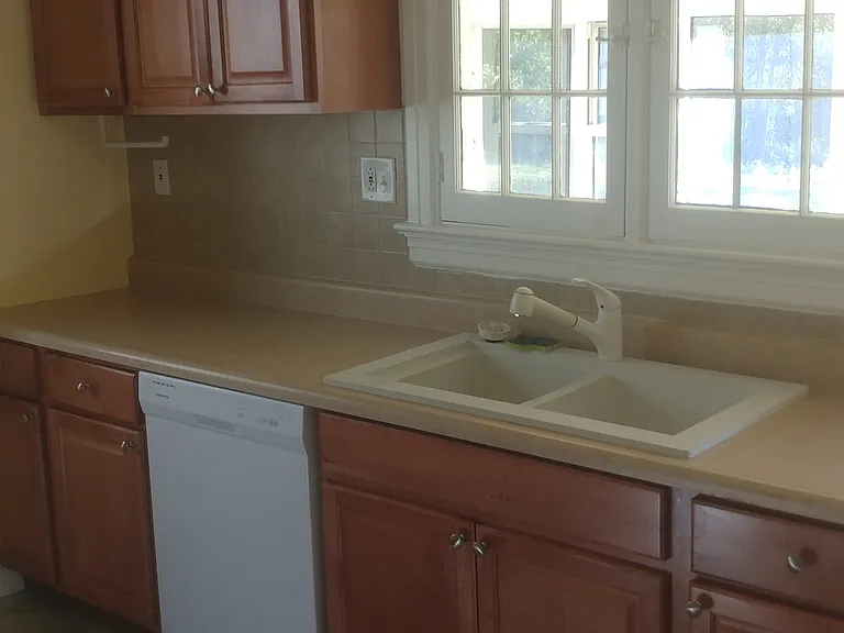 9946 Carlyle Ave — Photo 10