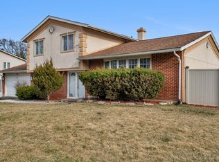 201 Winston Dr, Bolingbrook, IL
