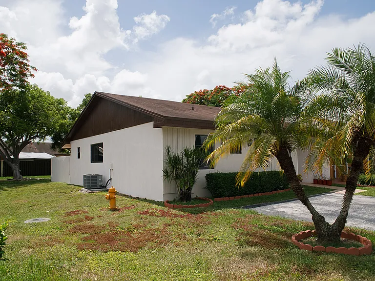 13920 SW 52nd Ln — Photo 24