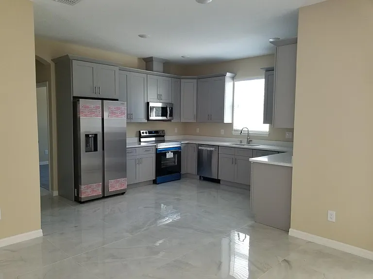 31611 Colby Pl — Photo 6