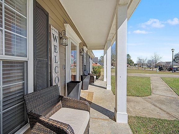 4th image of 187 Big Oak Dr
