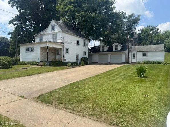 2425 Maple Ave NE, Canton, OH 44714