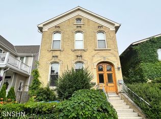 1308 N Astor St, Milwaukee, WI 53202