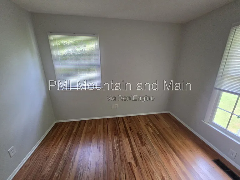 4 Erwin Dr — Photo 26