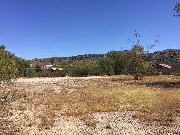 5th image of 2028 E South Mountain Ave