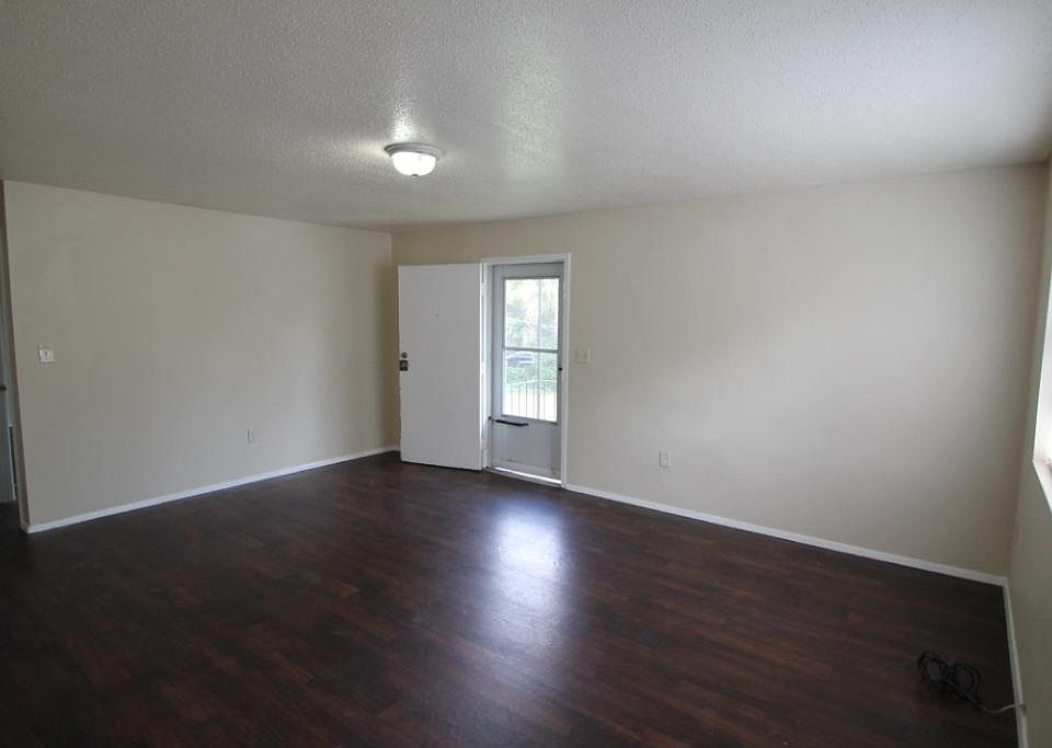 2nd image of 1905 Reynolds St #B