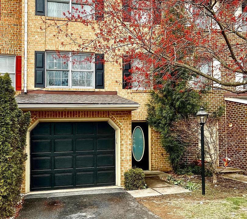 1st image of 1305 Lindsay Ln