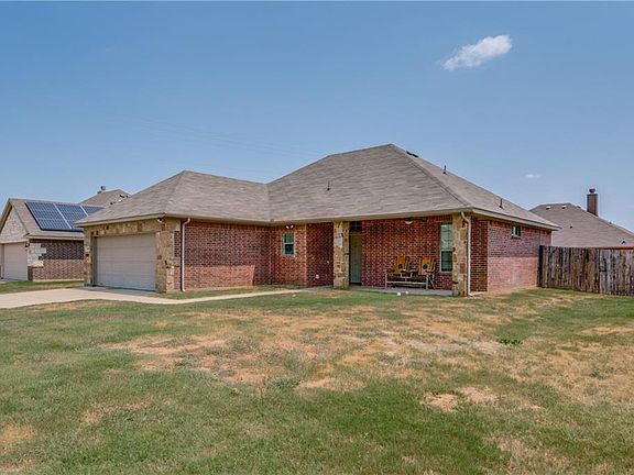 2nd image of 1005 Christine Dr