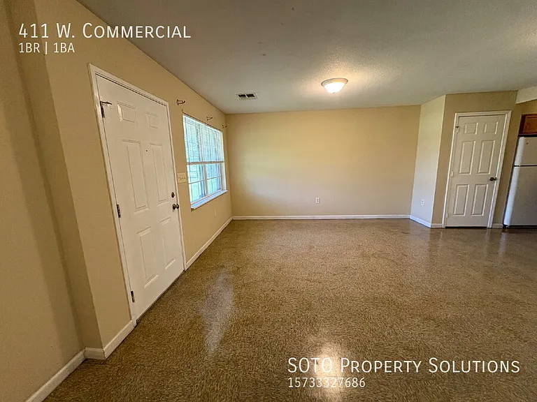 411 W Commercial St — Photo 3