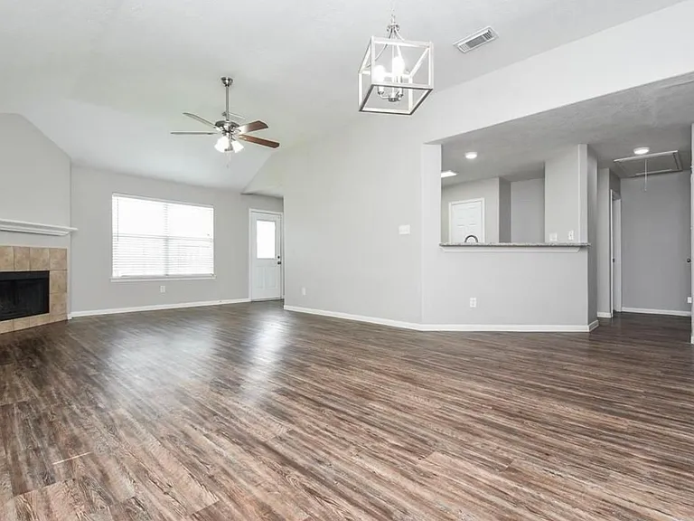 2519 Fox River Ln — Photo 11