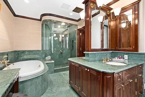 Rented by Compass | media 10