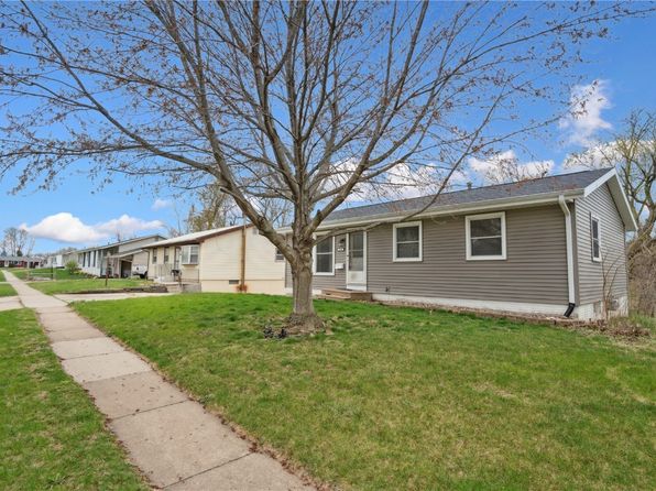 960 Linnview Dr, Marion, IA 52302