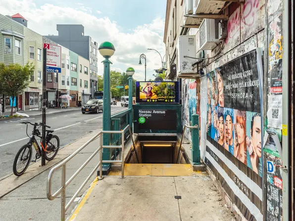 909 Lorimer Street image 12 of 15