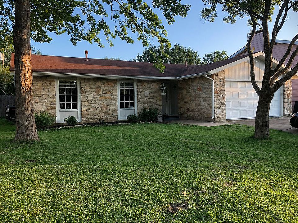 1st image of 805 Garden Path Dr