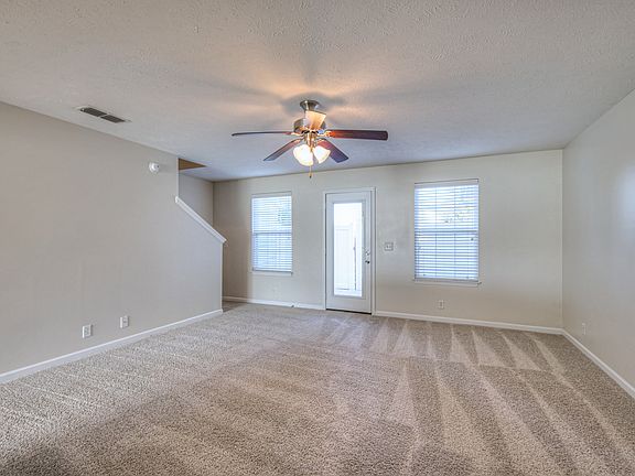 2nd image of 4325 Aurora Cir #1