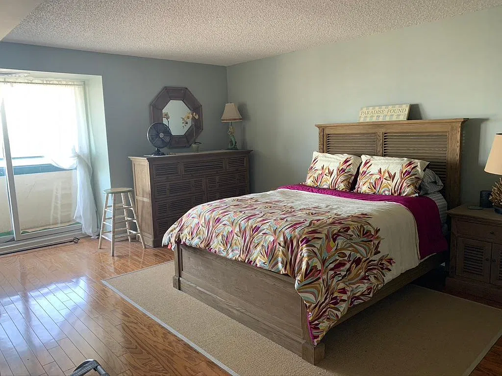 2 bed, 2.5 bath, 2000 sqft, $4,300 — Photo 4
