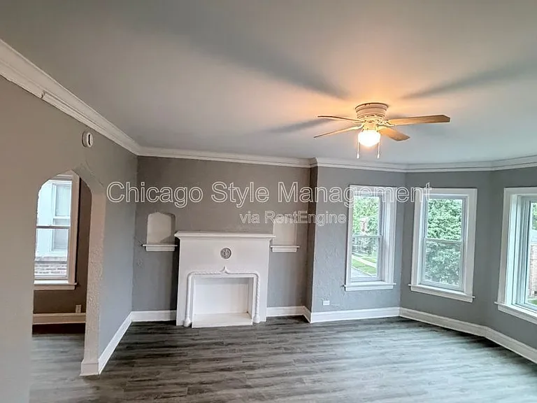 10625 S Calumet Ave #3 — Photo 1