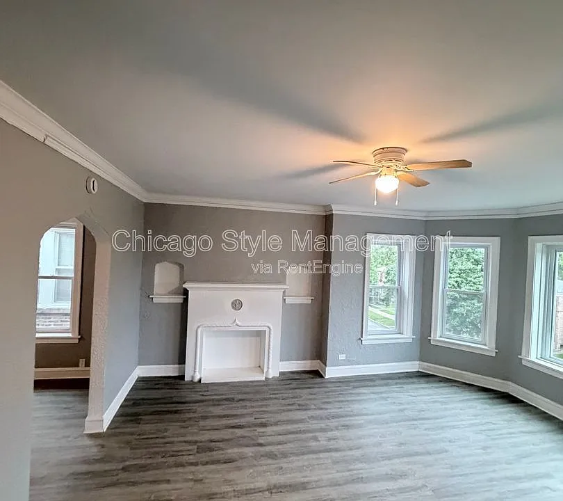 10625 S Calumet Ave #3