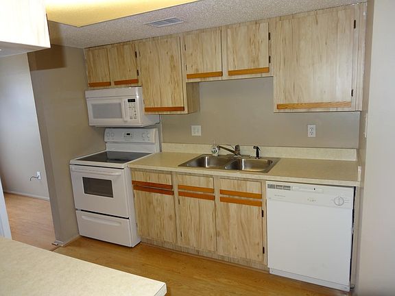 2nd image of 128 Camphor Cir APT G