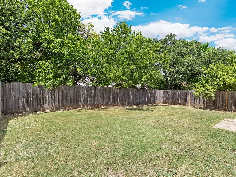 4033 Carver Ct — Photo 20