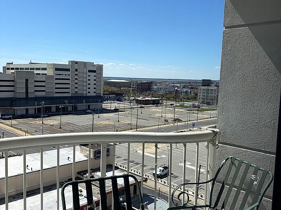 3rd image of 3101 Boardwalk #8112