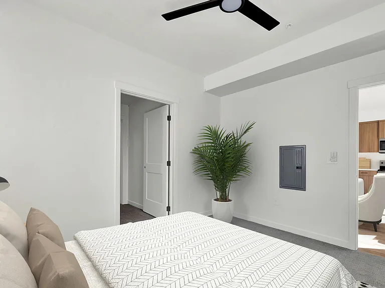 Veazey Park Apartments — Photo 27