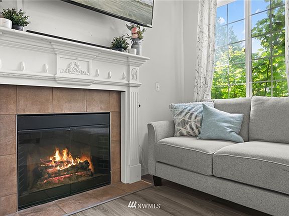 4th image of 2705 59th Ave NE