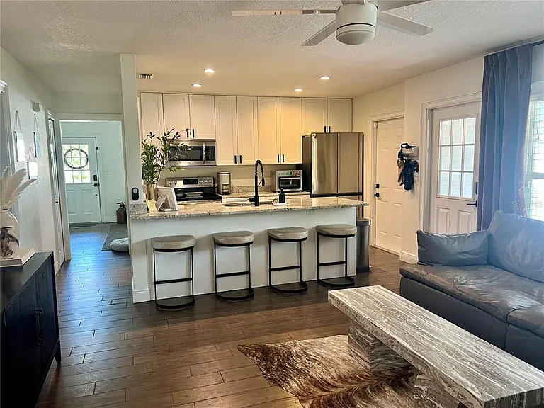 4613 S Ferdinand Ave — Photo 18
