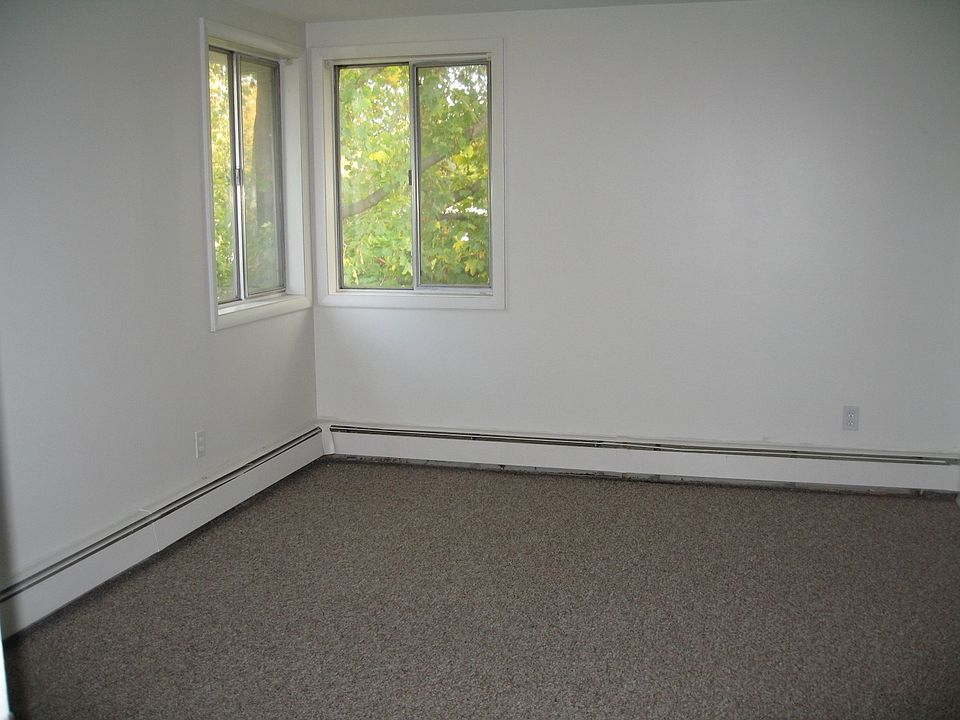 2nd image of 20 Barbie Ct APT 3