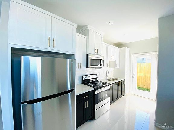 5th image of 208 W Rutherford Ave #1