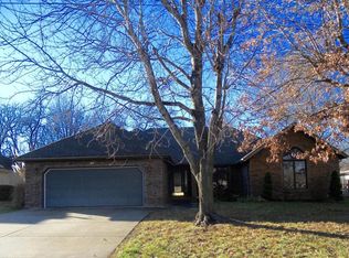 807 Dabney St, Nixa, MO 65714